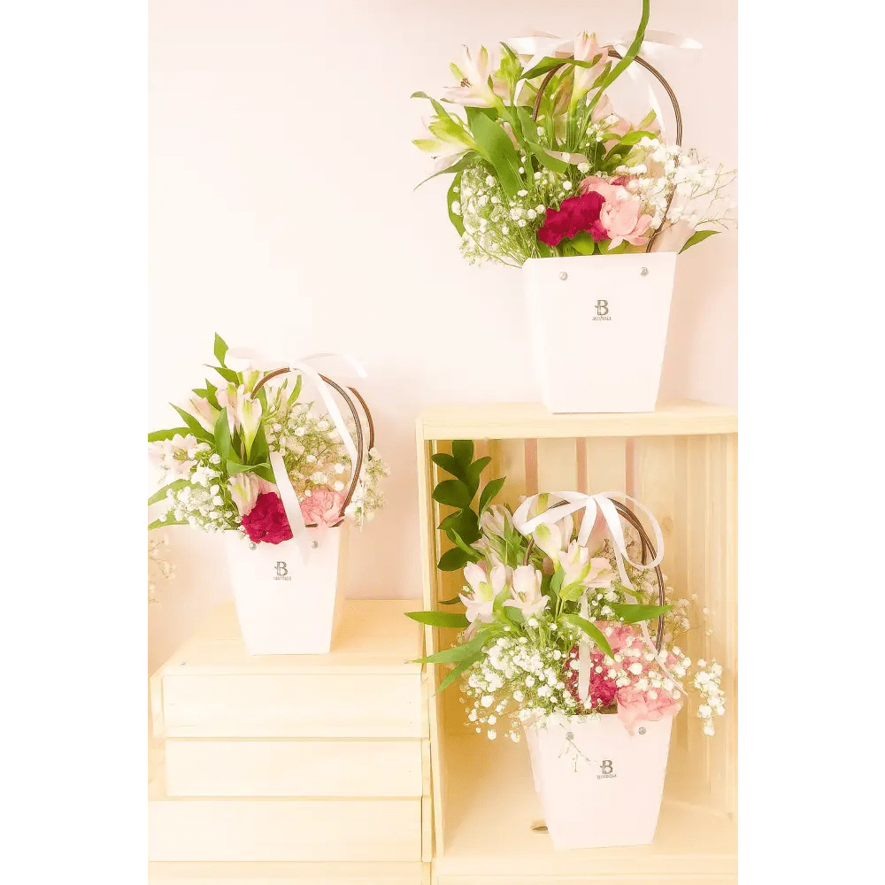 Soft Blush Bloom Box Arrangement - Bloom Fleurs & Cadeaux
