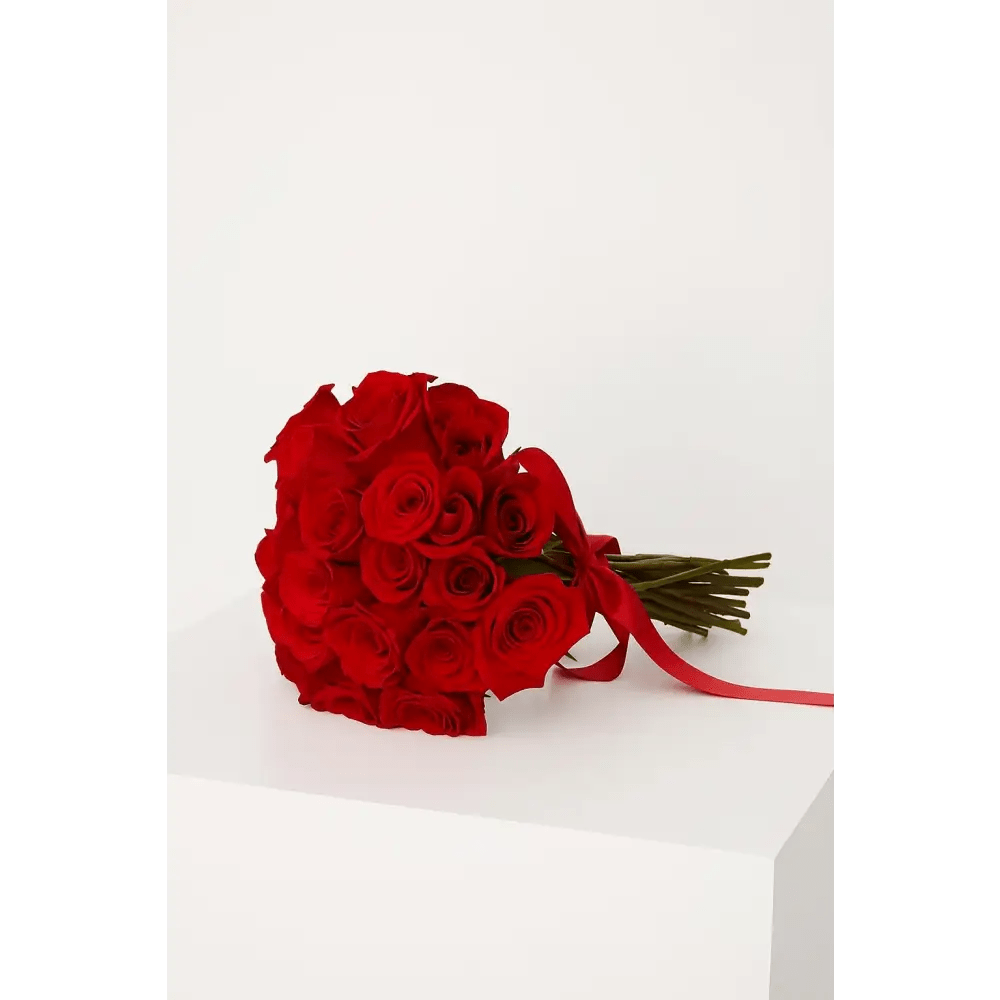 Timeless Red Roses - Bloom Fleurs & Cadeaux
