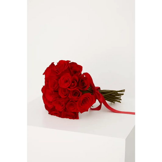 Timeless Red Roses - Bloom Fleurs & Cadeaux